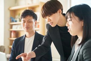 オフィスも在宅も関係なく、全国どこでも最良のサポートを。