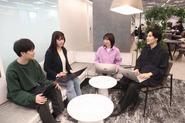 とても開放的なオフィスで、従業員同士が気軽に話せる雰囲気があります。