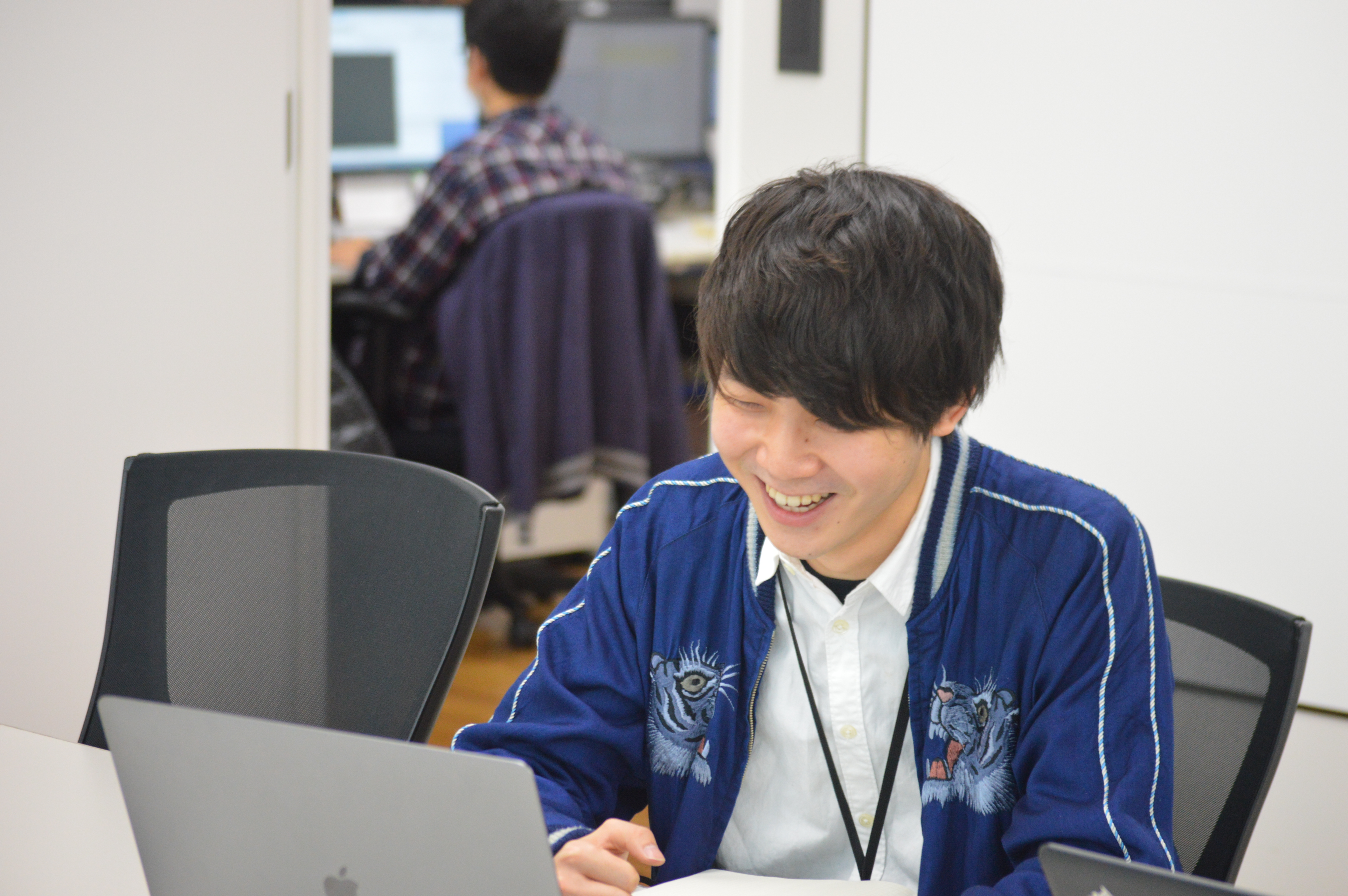 18卒内定者インタビュー／このスカジャンを買うためだけに滋賀までいったミーハーな僕が “BUYMAのビジネスディベロップメント”の道を選んだ理由