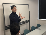 たこ焼きやから転職して営業未経験から持ち前の粘り強さ、行動力を生かして、全国NO1に。現在は商材は違いますが別の商材で営業組織を取りまとめるマネージャーに、苦労の経験が長い分、めちゃくちゃメンタルが強い凄腕マネージャーです。