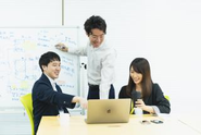 お客様のデータ利活用に関わる経営・事業課題を解決。データ環境の整備・構築、データ分析人材の派遣、オリジナルのAI開発など、私たちが培ってきたノウハウを提供します。