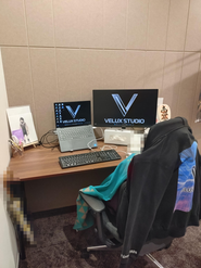 オフィスのデスクの様子