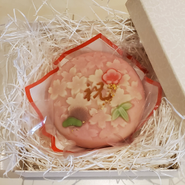お客様からの急なご要望での特別誂えのお菓子。