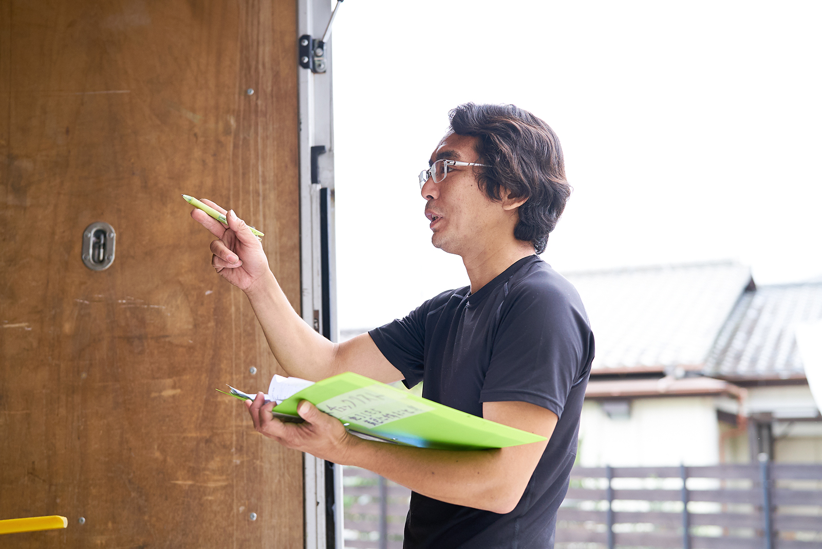 多くの機材を支える制作チーム🚚