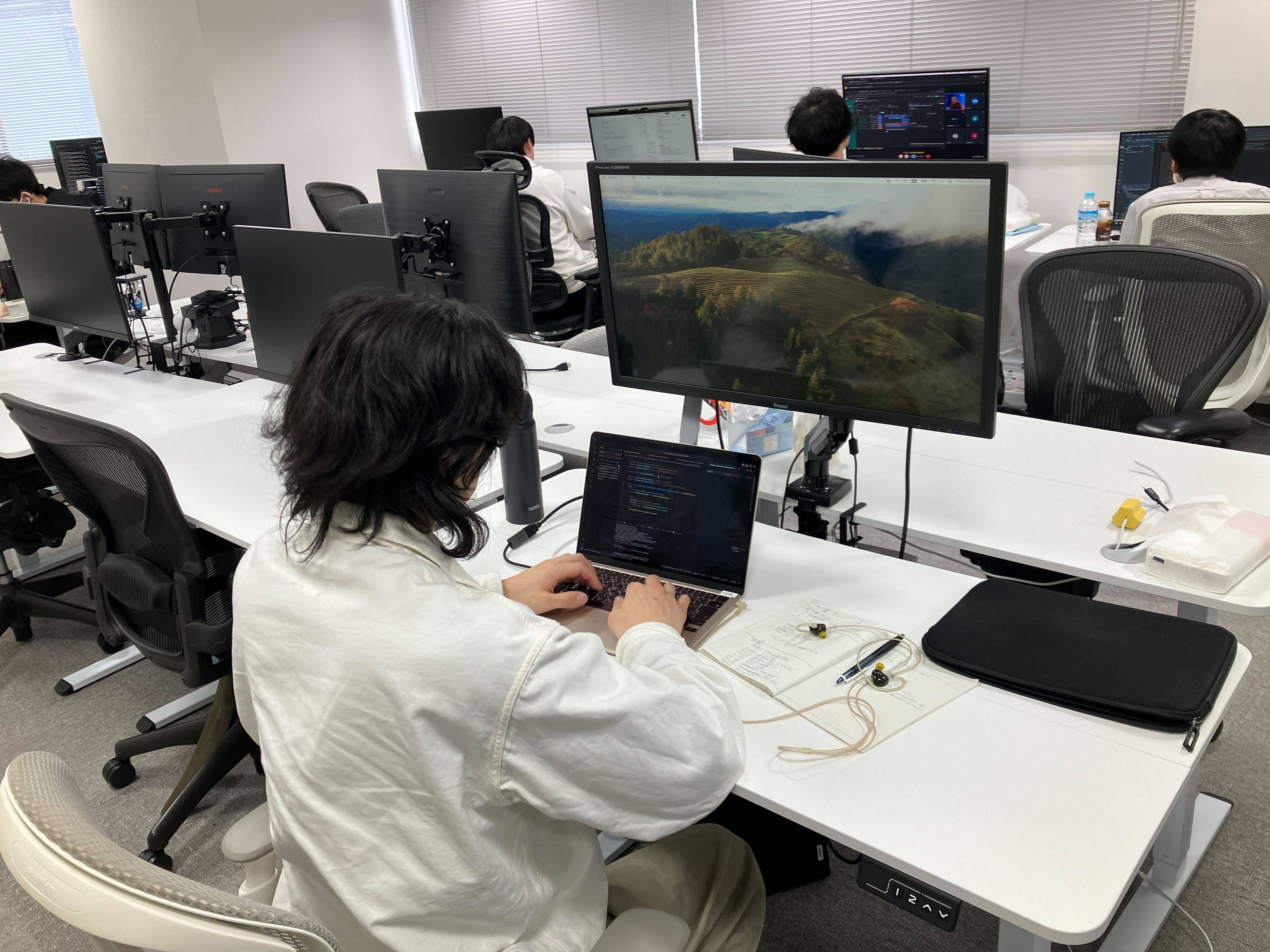 実務未経験で入社初日から自社開発アプリのコーディングで圧倒的成長