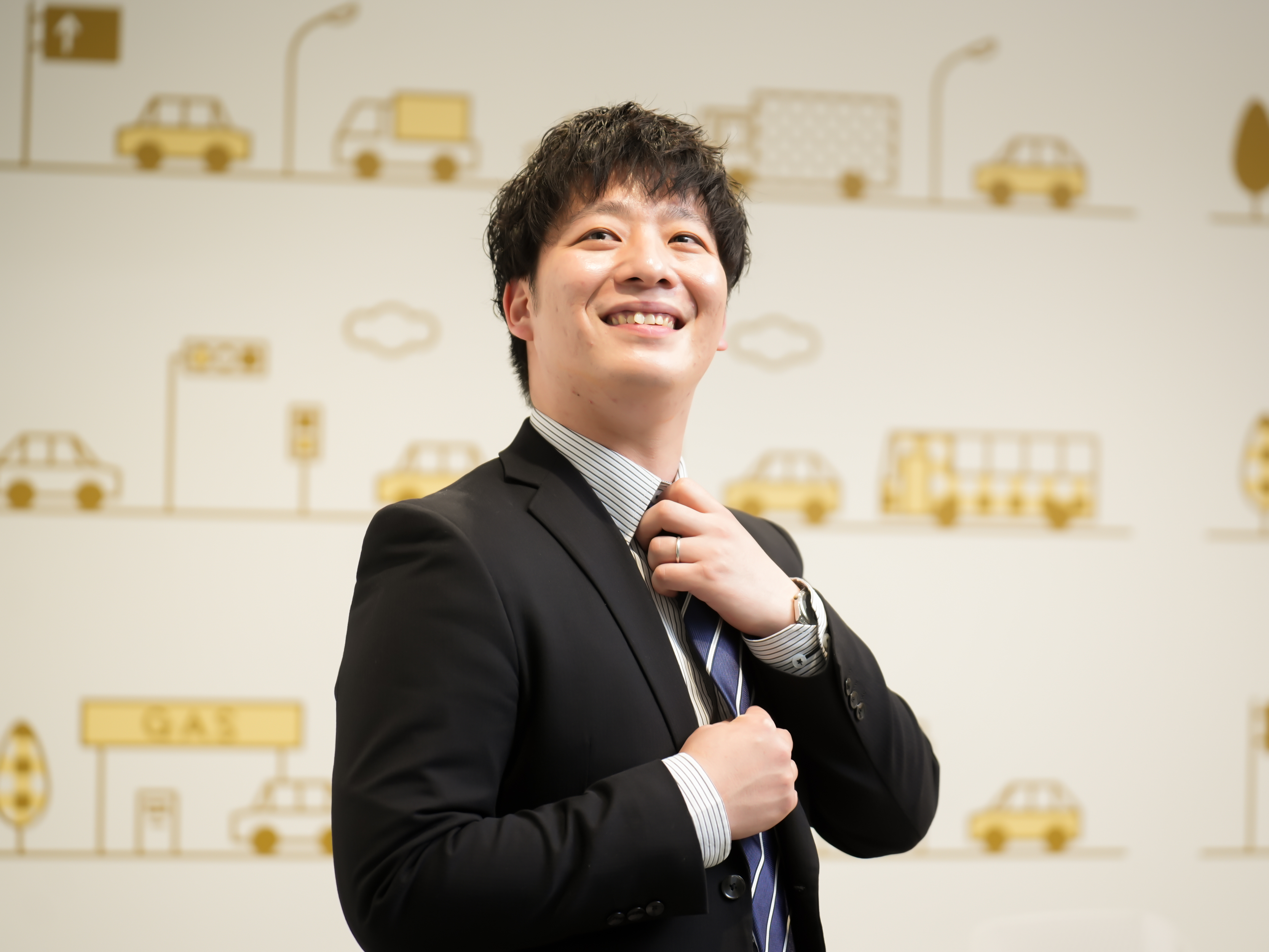 【社員インタビュー✏️本社営業職メンバー】半年で昇給の秘訣は！？未経験から営業に挑戦！