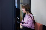 ホットリンクでは「多様な人材が活躍できる」環境づくりを目指しています。それぞれのベストな環境で 最大限のパフォーマンスを発揮できるよう、原則リモートワークやフレックスタイム制度を導入。個々の生活スタイルは違うからこそ、 一人ひとりの働き方の自由度を大切にしています。