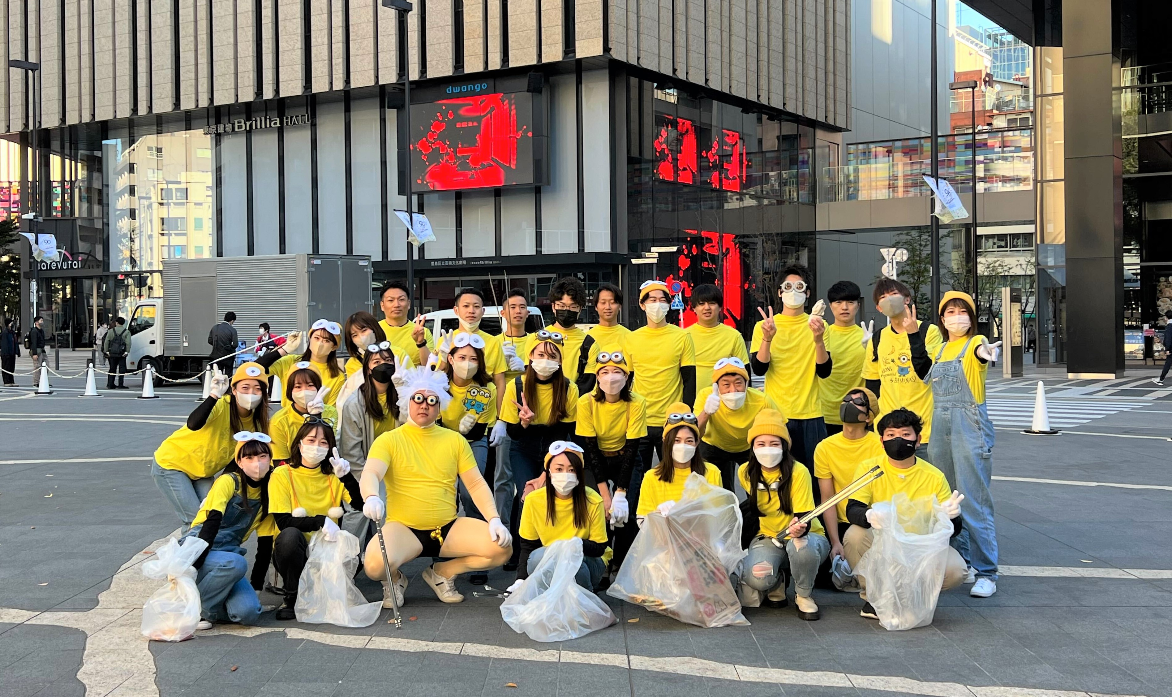 【BELLO!ハロウィンイベント】ミニオン仮装でHareza池袋をジャック！ごみ拾いしてきました！