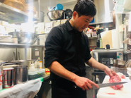 厨房にはこだわりを持った職人気質なスタッフも