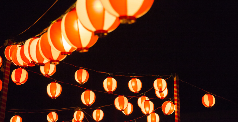 【活動レポート】八重洲夜市でジェンガをしたら、まさかの「身長超え」！？熱気あふれる夏の夜をレポート