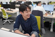 WEBチームは特にメンバー間の距離が近く、困ったときにはすぐにフォローし合える強い助け合い精神が根づいています。実務の経験や役割に縛られることなく、チームの仲間と一緒にイチから力をつけ、WEBマーケターとして幅広く成長していける風土です。