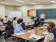 業務例➁地域課題を“行政だけで解く”のではなく、市民・学生・企業が一緒に考え、実証し、事業化まで目指す地域共創型の実践プログラムの運営。Uターンしてきた地元出身者が魂を込めて事業設計に取り組んでいます。ご自身の想いを乗せた事業づくりも可能です！