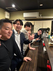 みんなで食事！