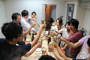 定期開催している懇親会で、チームワークを深めています。