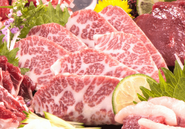大阪馬肉屋自慢の馬刺しです