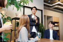 知り合い企業を紹介するだけ！自由度MAXのアンバサダー業務しませんか？