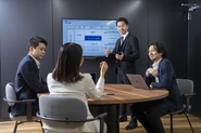 1サービスごとに1チームのため、様々な職種のメンバーと協働してお客様の課題を解決します。