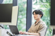 業務に必要なPCやツールの導入、スキルアップの為のインプット教材などはしっかりと取り入れていきます。