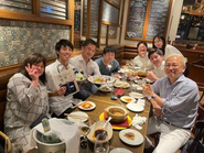 普段はリモート業務ですが、月に1度は実際に集まって近況報告することで交流を深めています！