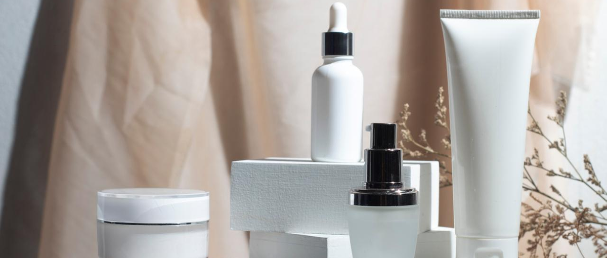 美容からクリニックまで、ブランドデザインに挑むフリーランスデザイナー求む！