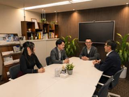 笑って話せる距離感が、私たちの強み。