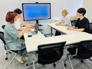 プロジェクトチームを立ち上げ、社内環境をより良くするために部署の垣根を越えて、意見を出し合っています！