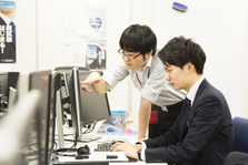 誰でもエンジニアになれる時代。開発力+αまで身に付けたい21新卒募集！