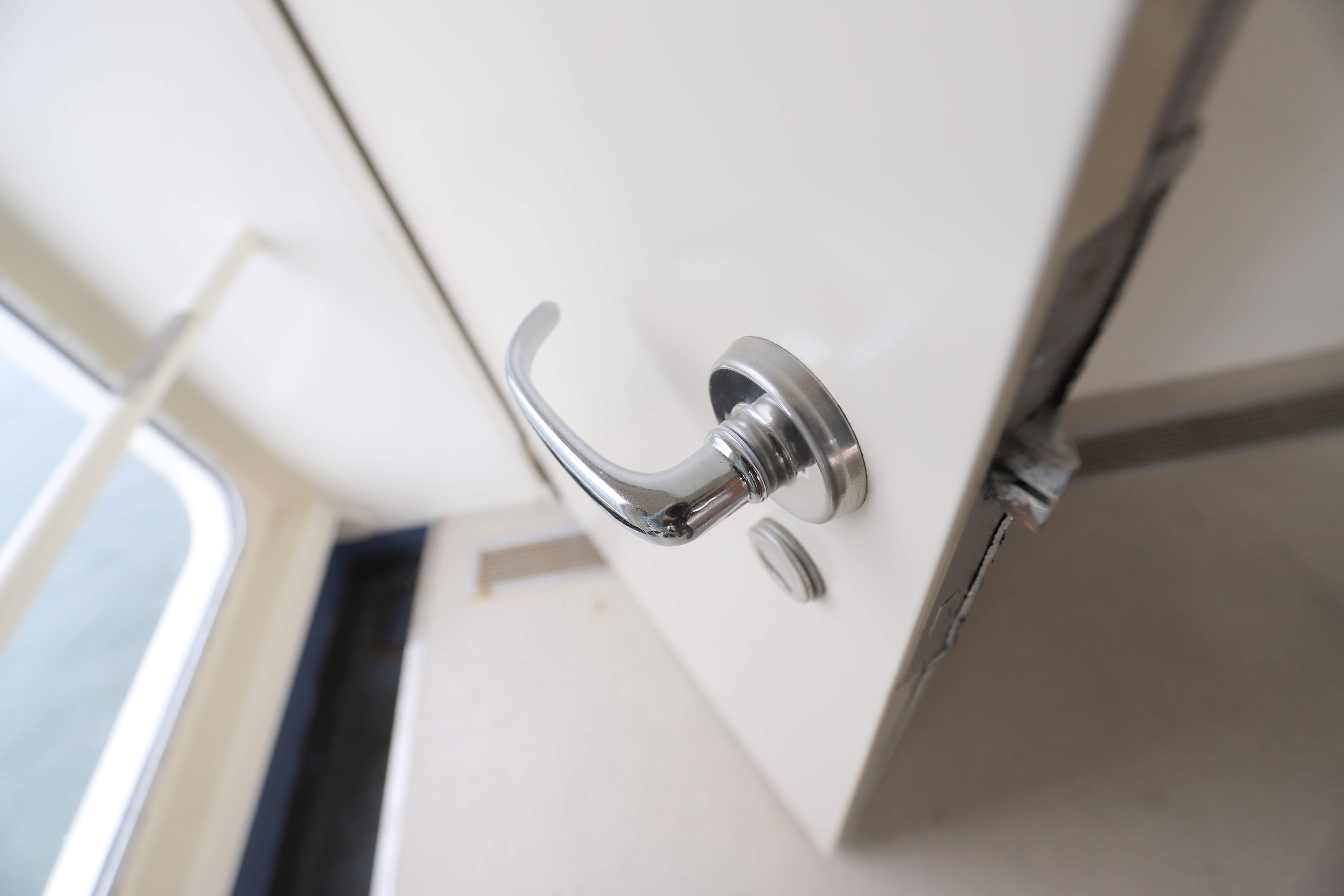 「船舶ドアパーツ」。海の上で使われている現場をレポート