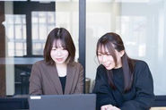25~30代前半中心のメンバー構成のため、意見交換は頻繁に行える環境があります