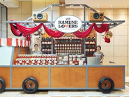 【チチのデザイナー仕事集】当社がプロデュースするラムネブランド・THE RAMUNE LOVERSの店舗。トラフ建築設計事務所と協働した。