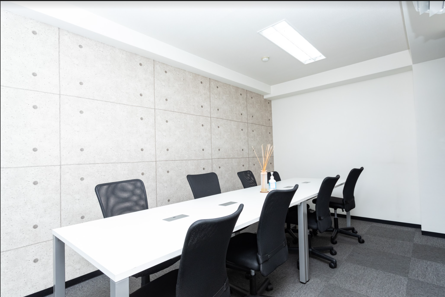 あえてベンチャー企業で働き、“ 普通 ”を捨てた社員のマインドを徹底解剖。ベンチャーならではの魅力とは。