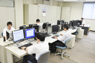 集中できる環境で仕事が出来ます!!