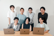 サービス改善に向け、チームやポジションに関わらず、日々議論を進めております。