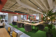 The Company キャナルシティ博多前店の内観。Creativity, Culture感溢れる空間です。