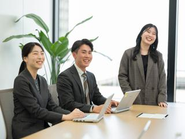 常にチャレンジを楽しむ社員が多く在籍しています！社内はお互い相談しやすい風通しの良い雰囲気です。
