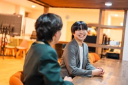 教育に対する強い熱意を求めています