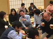 年度末の社員旅行。大阪、東京のメンバーが会える場なので盛り上がります！