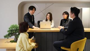 オフィスは目黒駅から徒歩6分。 都心の利便性と落ち着いた雰囲気を兼ね備えたエリアにあり、通勤しやすく、仕事に集中しやすい環境です。