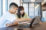お客様の本質的な課題に向き合い、特定のテクノロジーに縛られることなく、働く現場に「変化」と「新たな体験」を創造することこそが私たちの使命です。