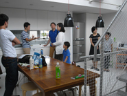 この瞬間がたまらない！マッチング・コーディネータにとって、お客様のお住まいが完成し、竣工パーティーに呼ばれることが何よりの喜びです。