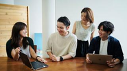 Wholebody Educatorとしてスタート後、希望や実績に応じ店舗リーダーやエリアマネージャー、本部や海外勤務など幅広くキャリアを広げられます。