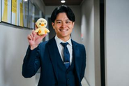 代表豊嶋玲。2022年4月、取締役・濱田弘樹とともに株式会社ロットネストを創業。代表取締役に就任し、「次の100年を作る人と事業を作る」を掲げ、その第一の挑戦として「広告代理店の再発明」にチャレンジしている。