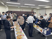 会社イベントは大小ありますが毎月何かやってます！全額会社負担によるイベントに家族も呼べます。先日はディナークルーズへ行ってきました。ほか、BBQや花見、ビアガーデン、温泉ツアーなどいろいろ企画されていきます。