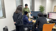 業務中はお互いにコードレビューをしあうこともあります！