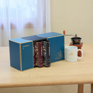 横濱珈琲物語 ドリップトップコーヒーシリーズ｜珈琲を飲みながら、横浜の歴史が堪能できる歴史書風ブック型の珈琲ギフト。3種のブレンドをセットでお楽しみいただけます。