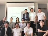 普段の働き方で自由度が高いからこそ、大事な機会は対面で行っています。多様なバックグラウンドを持つメンバーが、MISSION達成に向けて喧々諤々議論することを大事にしています。