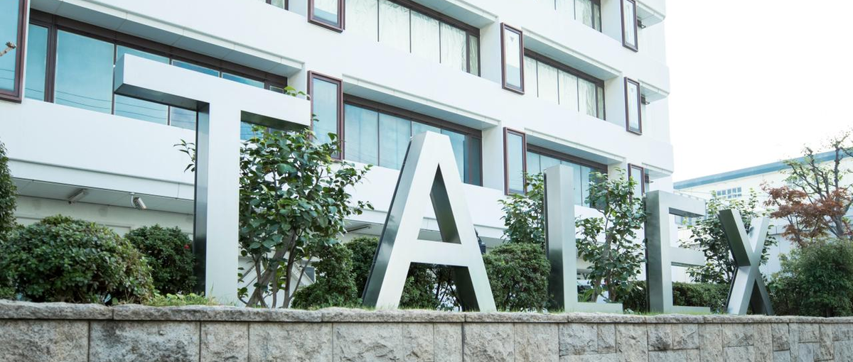 手を動かしながらブランドを育てる実務型のアートディレクター募集！