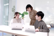 さまざまな職種のメンバーと協力する機会が多く、一緒に壁を越えて事業を成功させたときの喜びは非常に大きいです。