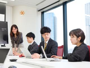 営業・講師・企画と密に連携しながら、チームでマーケティングを推進。 グローバル専任担当として、新たな挑戦がスタートします。