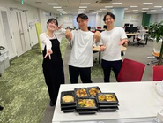 【社内の雰囲気】インターン社員関係なく、切磋琢磨＆和気あいあいとしています！